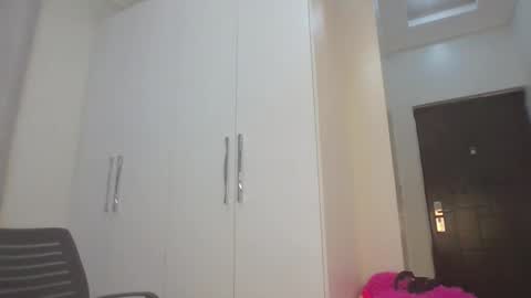 clara11 online show from 12-19-25, 07:21