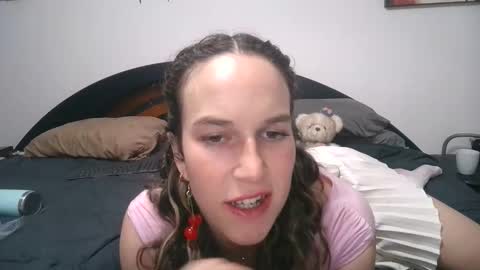 claralafontaine online show from 12-20-25, 10:28