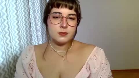 Snapshot of claralovely chatting on 08-07-26, 09:00 Clara online show from 08-07-26, 09:00