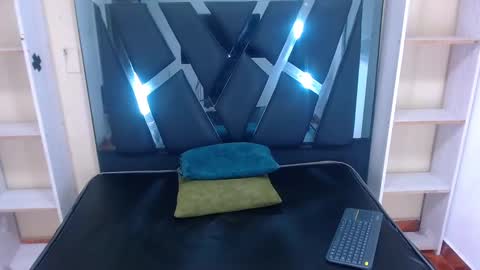 Snapshot of clarense_bill chatting on 11-01-25, 01:02 Clarense online show from 11-01-25, 01:02