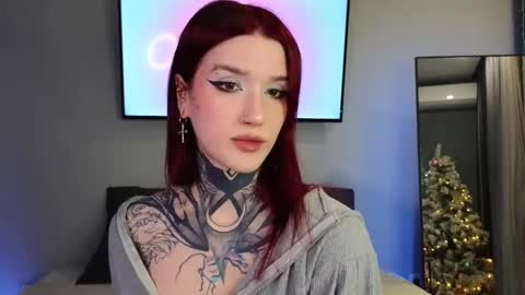 Sophie online show from 12-18-25, 05:13