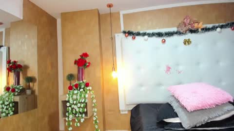 Snapshot of clarigil chatting on 12-18-24, 05:21 clarigil online show from 12-18-24, 05:21