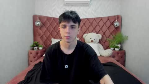 Clark online show from 03-26-26, 06:41