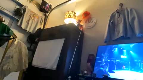 clarkshammer95 online show from 03-05-25, 10:43