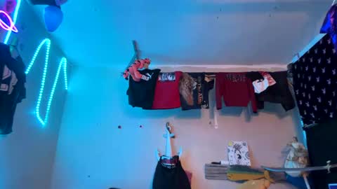 clarkshammer95 online show from 10-04-25, 04:27