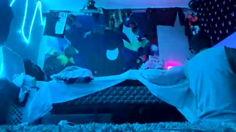 clarkshammer95 online show from 10-26-25, 04:02