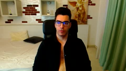 Snapshot of clarkslade chatting on 10-08-25, 06:11 ClarkSlade online show from 10-08-25, 06:11