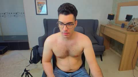 Snapshot of clarkslade chatting on 10-09-25, 06:11 ClarkSlade online show from 10-09-25, 06:11
