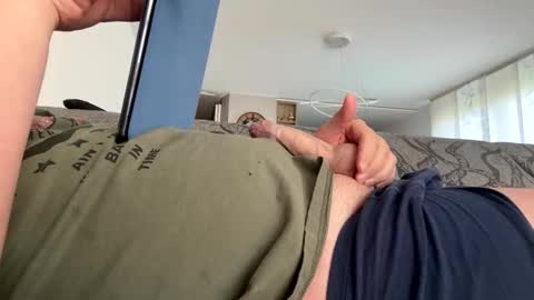 Snapshot of clau1935 chatting on 03-04-26, 01:28 Michel online show from 03-04-26, 01:28