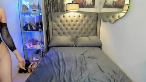 Naughty Claudia online show from 10-18-25, 10:10