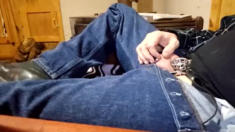 Snapshot of claygilmeriii chatting on 12-11-24, 01:05 Clay online show from 12-11-24, 01:05