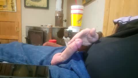 Snapshot of claygilmeriii chatting on 01-27-25, 05:36 Clay online show from 01-27-25, 05:36