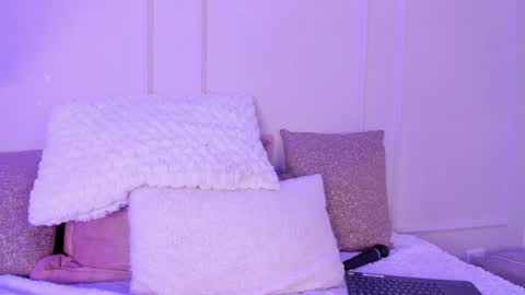 . Cleo Jhonson . online show from 01-09-25, 08:03