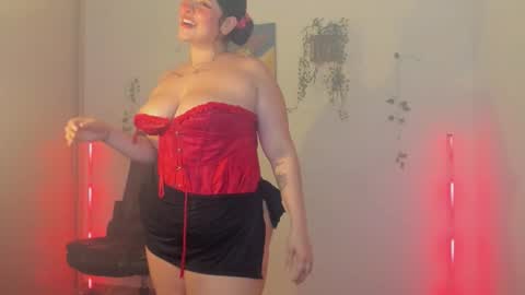 Cleopatra online show from 11-26-25, 12:44