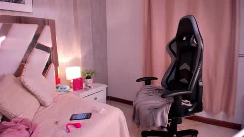 clhoe_johnson_ online show from 10-02-25, 02:40