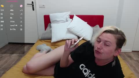 Syl  online show from 02-26-25, 06:11