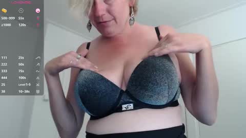 Syl  online show from 09-23-25, 09:23