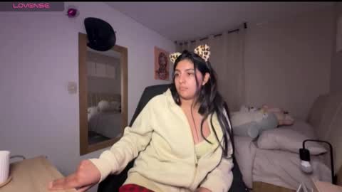 cloe small online show from 10-23-25, 12:10