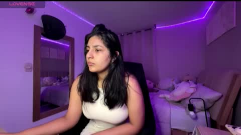 cloe small online show from 11-14-25, 08:02