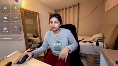 cloe small online show from 02-25-26, 09:08