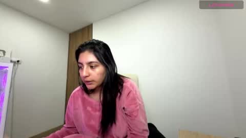 cloe small online show from 03-09-26, 02:59