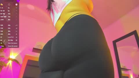 Snapshot of cloe_yeraldy_ chatting on 02-07-26, 02:37 CHARLOTTE online show from 02-07-26, 02:37