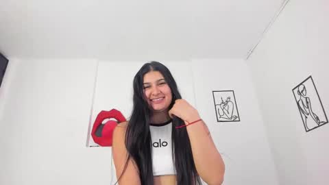 Snapshot of cloehonney chatting on 03-02-25, 10:16 cloe online show from 03-02-25, 10:16