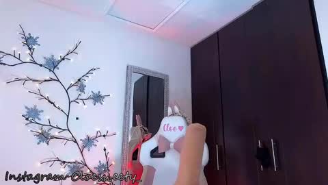 CLOE online show from 01-01-25, 12:22