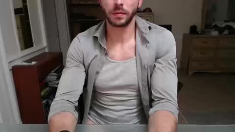 Cloud online show from 10-10-25, 12:42