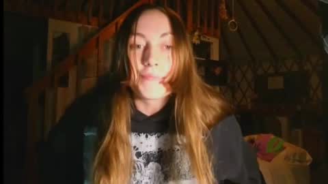 Clover online show from 03-11-25, 04:21