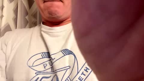 Snapshot of clovershit1 chatting on 10-20-25, 02:39 clovershit1 online show from 10-20-25, 02:39