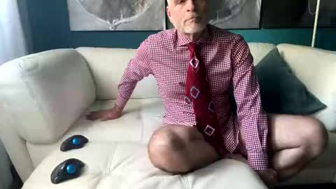 Snapshot of clydeninethousand chatting on 10-05-25, 06:28 clydeninethousand online show from 10-05-25, 06:28