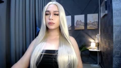 Snapshot of cocky_samantha chatting on 01-28-25, 01:39 Samantha samm online show from 01-28-25, 01:39