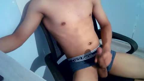 Snapshot of cocola000 chatting on 01-09-26, 02:20 cocola000 online show from 01-09-26, 02:20