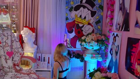 Mia online show from 12-19-24, 09:17