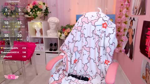 Mia online show from 01-17-25, 01:36