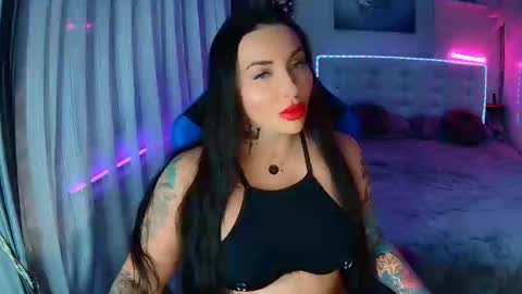 Ur goddess Nikki online show from 12-17-25, 10:32