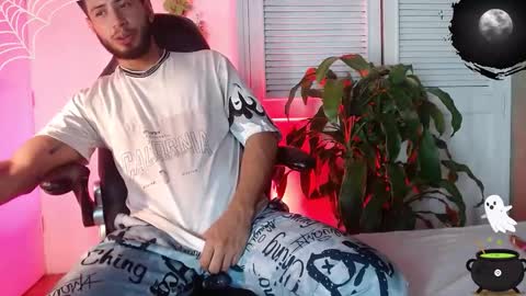 Snapshot of colby_smit chatting on 10-10-25, 08:30 Colby online show from 10-10-25, 08:30