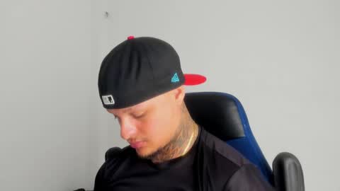 Snapshot of colin_prince2 chatting on 01-09-25, 03:15 COLIN online show from 01-09-25, 03:15