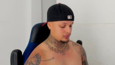 Snapshot of colin_prince2 chatting on 01-28-25, 06:39 COLIN online show from 01-28-25, 06:39