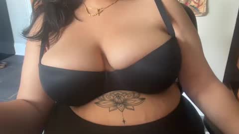 Snapshot of coll3gegirl chatting on 09-26-25, 05:17 coll3gegirl online show from 09-26-25, 05:17