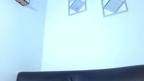 Snapshot of colombianmiilf_ chatting on 01-04-25, 12:38 Nahomi online show from 01-04-25, 12:38