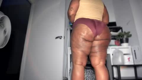 Noni online show from 09-26-25, 06:17