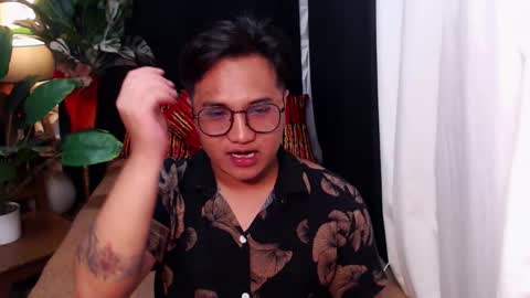 Snapshot of colossalboy chatting on 01-01-25, 03:57 Sunny online show from 01-01-25, 03:57