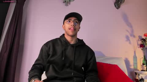 Snapshot of colstorw_ chatting on 10-11-25, 10:47 colstorw_ online show from 10-11-25, 10:47