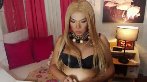 Snapshot of commanderofsexx chatting on 12-22-24, 06:49 QUEEN SABRINA online show from 12-22-24, 06:49