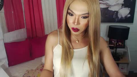 Snapshot of commanderofsexx chatting on 01-02-25, 12:45 QUEEN SABRINA online show from 01-02-25, 12:45