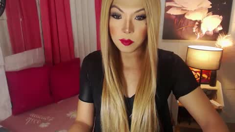 Snapshot of commanderofsexx chatting on 02-17-25, 09:13 QUEEN SABRINA online show from 02-17-25, 09:13