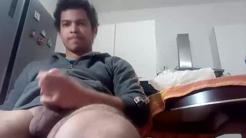 Snapshot of comobailamioso chatting on 02-13-26, 11:06 comobailamioso online show from 02-13-26, 11:06