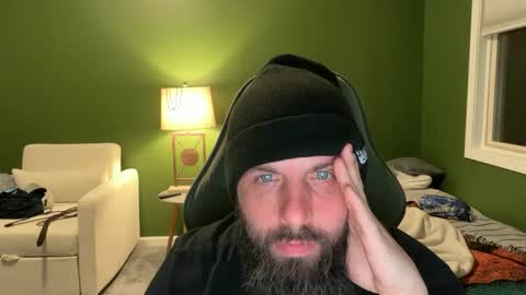 Snapshot of concentralized chatting on 12-05-25, 12:41 Matt online show from 12-05-25, 12:41